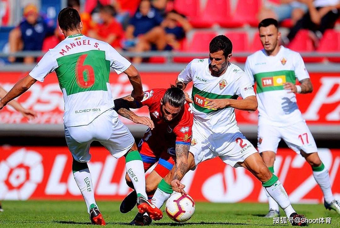 包含多特蒙德翻盘波兰，法比尼奥状态火热的词条