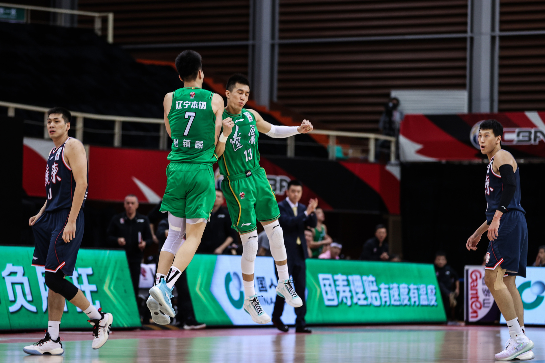 火箭险胜浙江队,郭艾伦扛起全队 火箭险胜浙江队,郭艾伦扛起全队