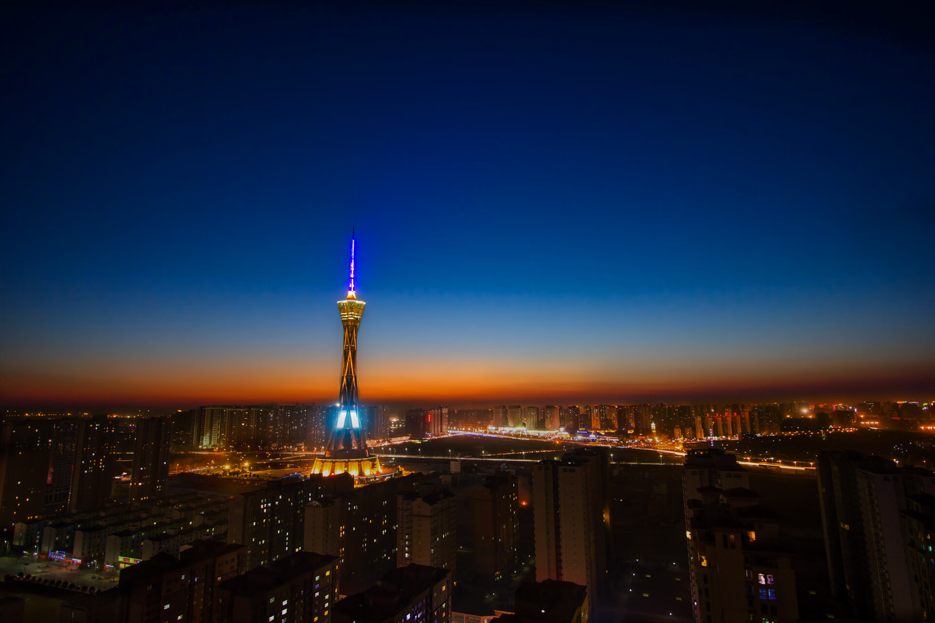 北欧冷箭击沉宇宙舰！帕尔默魔法助攻，伊萨克终场绝杀巴萨