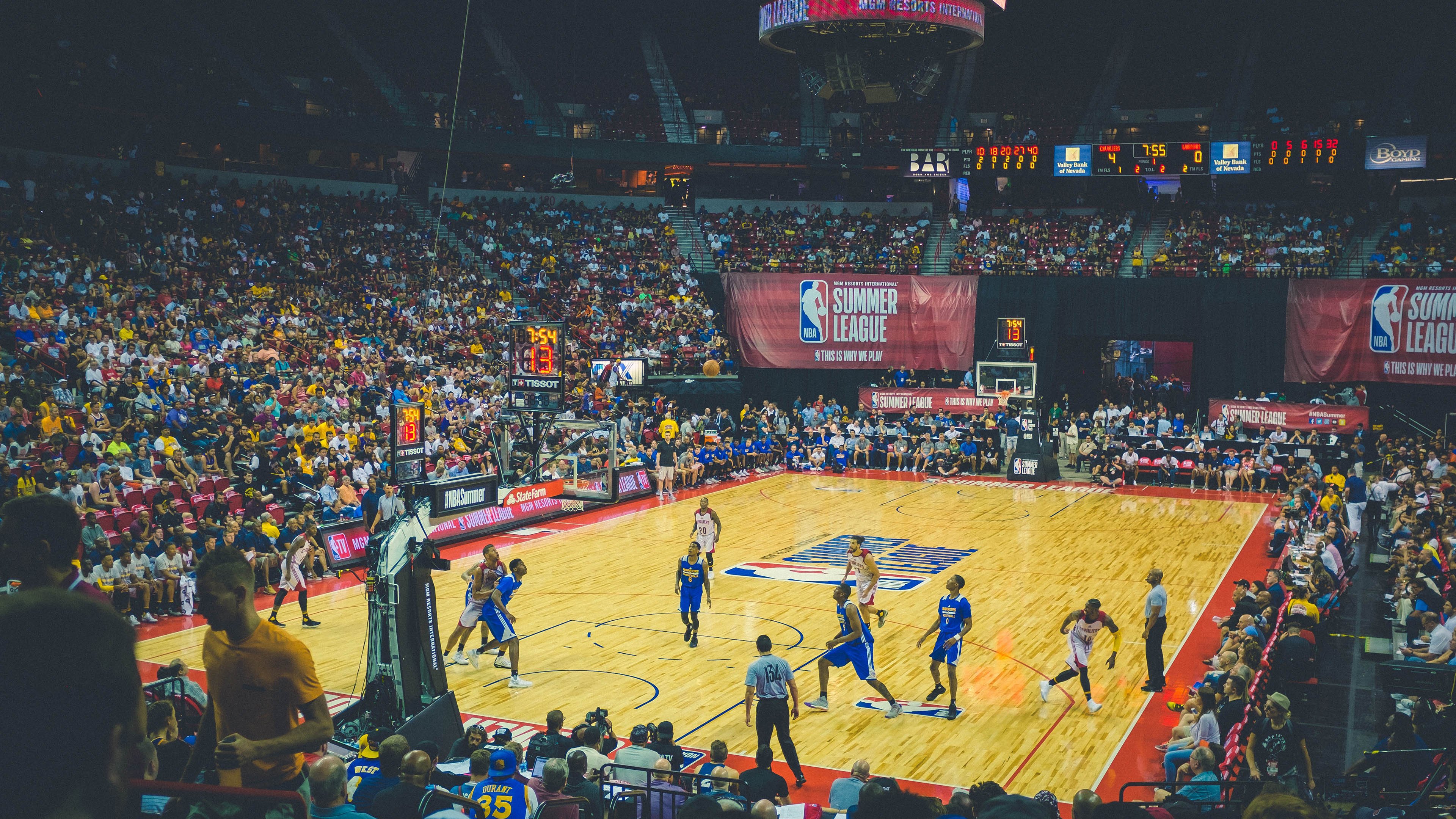 从格列兹曼爆发到曼联全球巡礼,红魔如何强势征服卡塔尔之夜