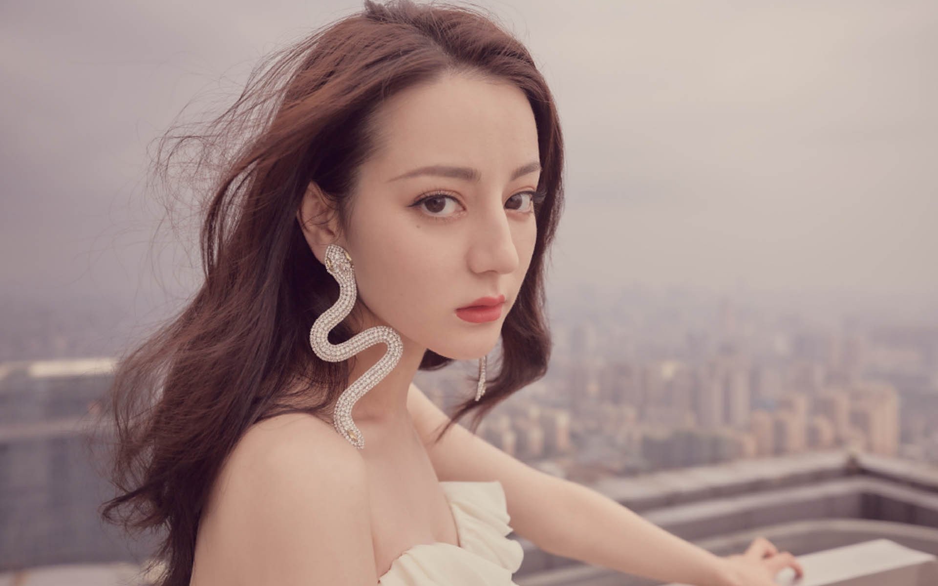 迪亚斯爆发,拜仁慕尼黑冲垮阿尔及利亚友谊赛惊艳全场