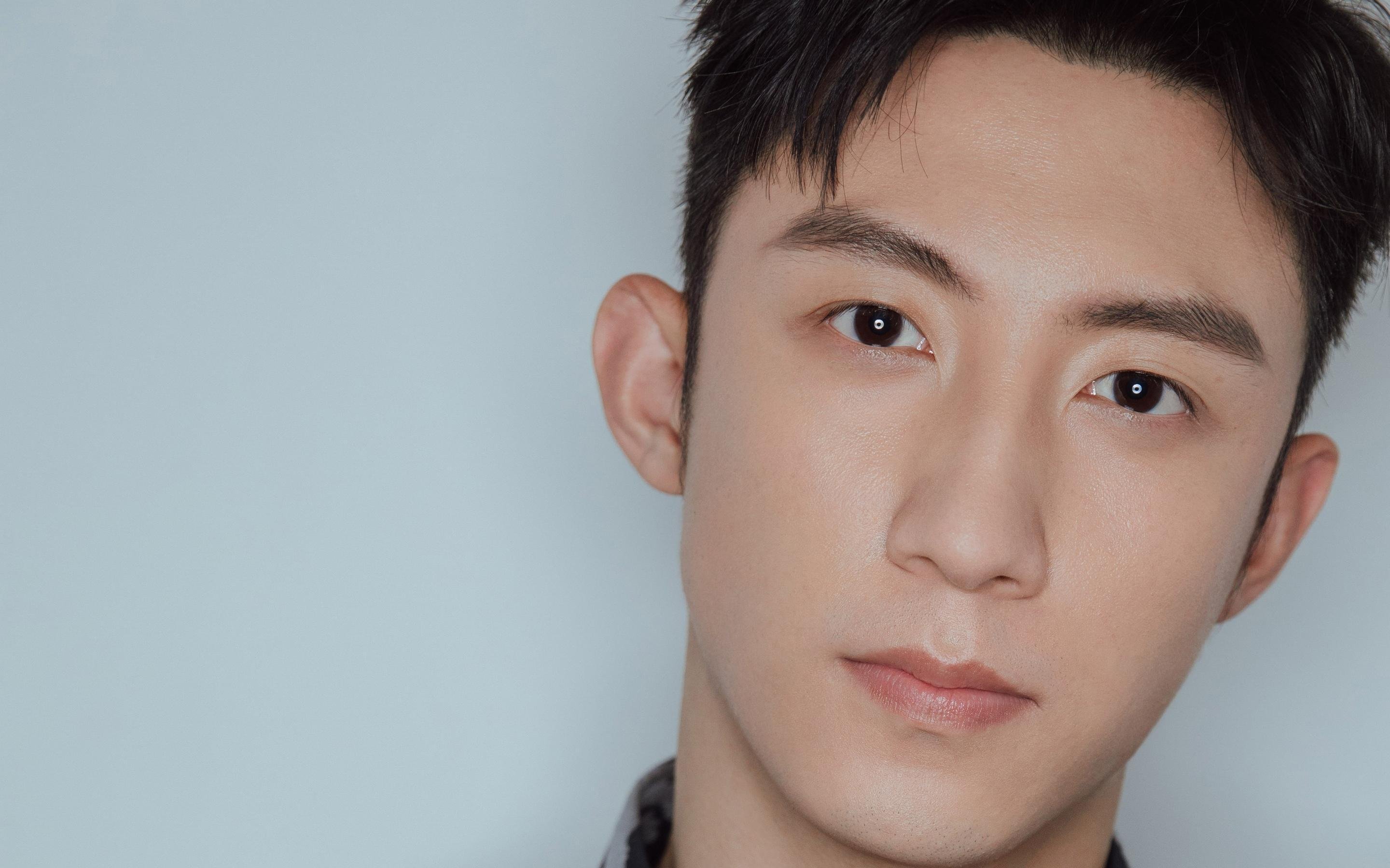 舞台聚光灯下,阿拉巴—F1夜战中的大场面先生